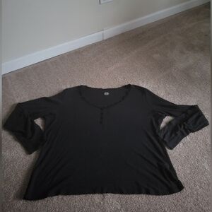 Women's Black Long Sleeve Top